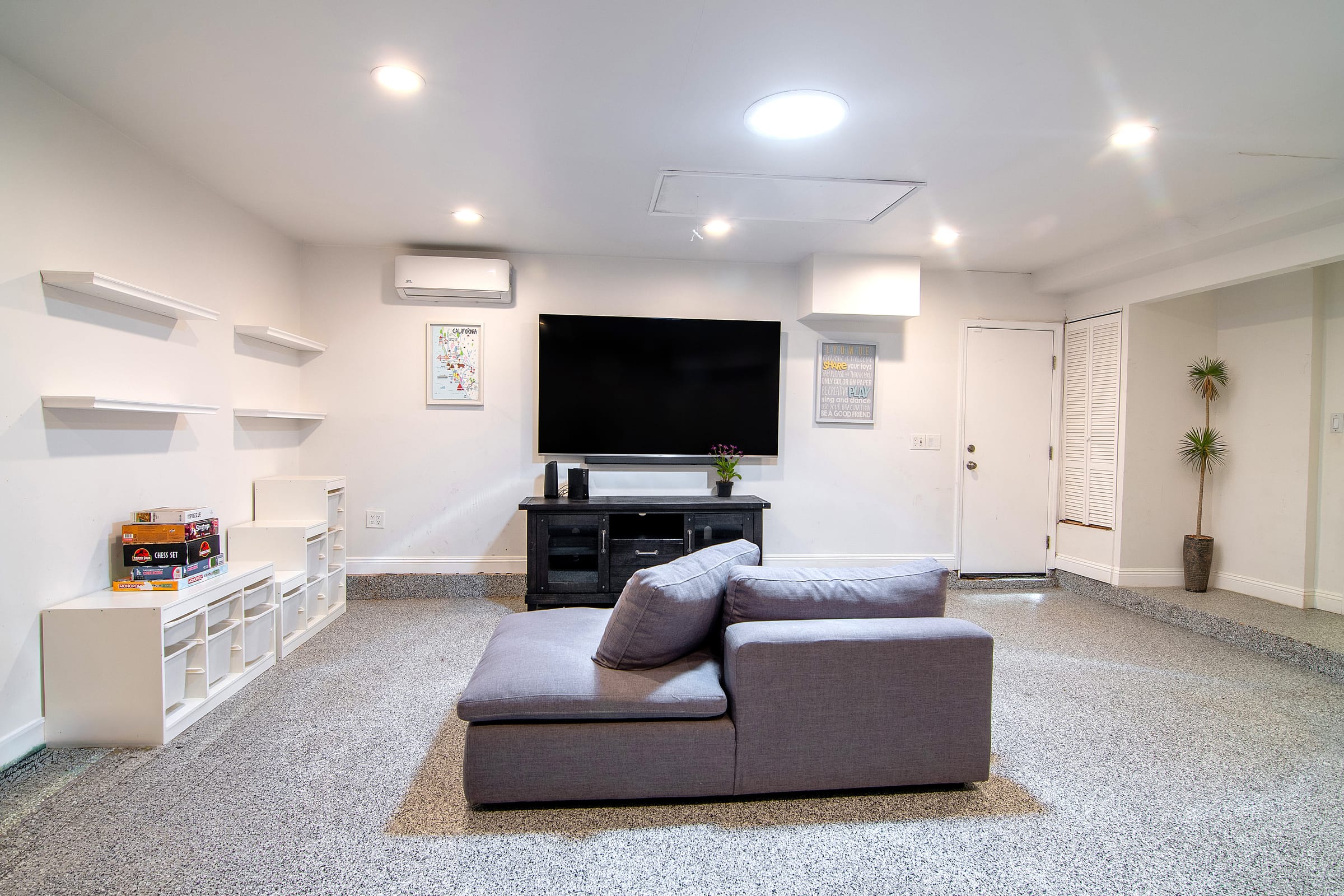 5511 Alcove Avenue